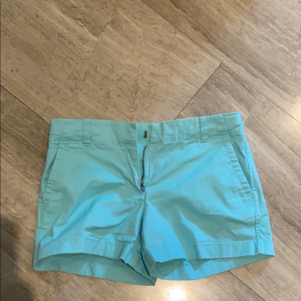 vineyard vines teal shorts